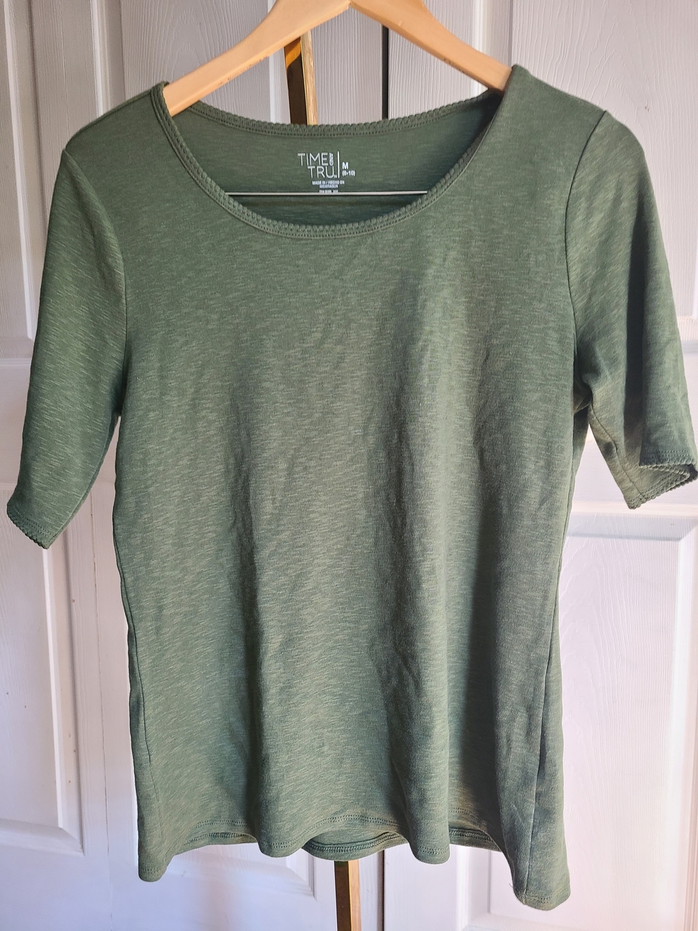 Time and Tru Olive Green Short Sleeve Crew Neck Tee